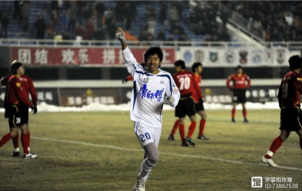 九游娱乐官方网站-低迷表现球队陷泥潭，教练遭质疑