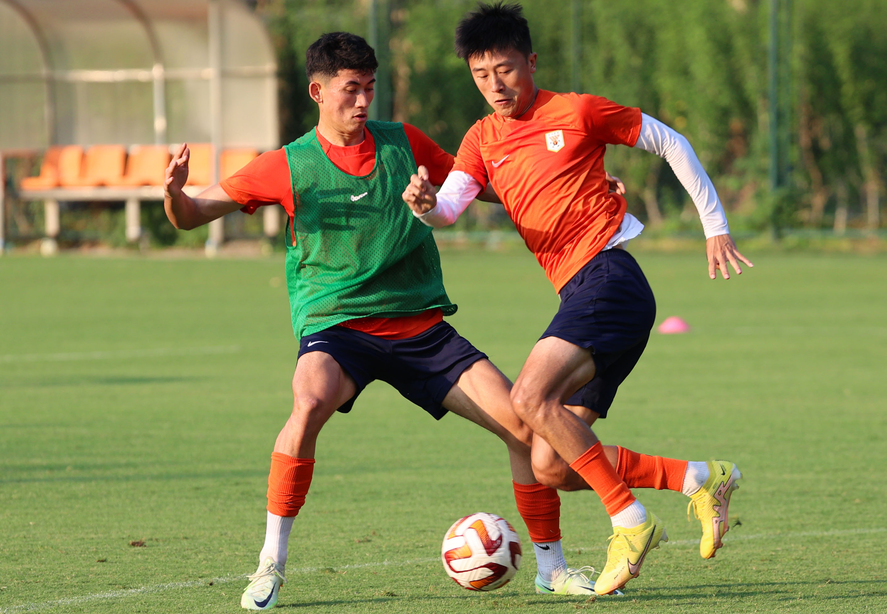 九游娱乐官方网站-国家队选拔赛快速紧张，球员奋勇拼搏的简单介绍