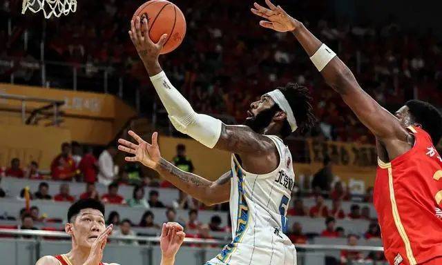 亚眠逆袭，主场击败对手瞬间将比分拉平的简单介绍