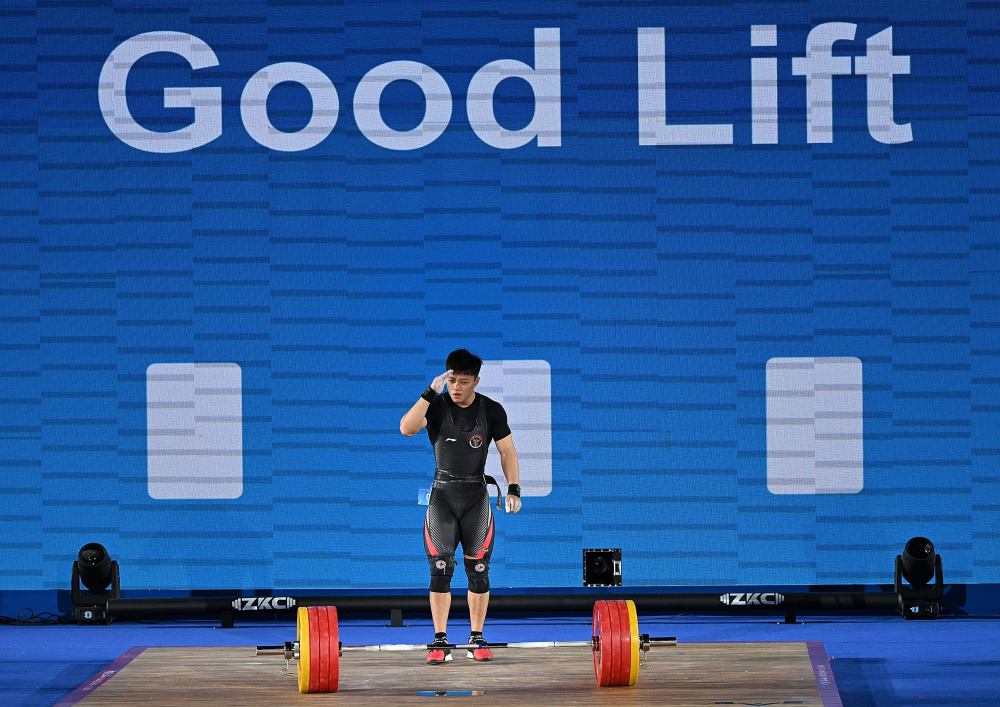 关于葡萄牙男子举重选手力压群雄的信息