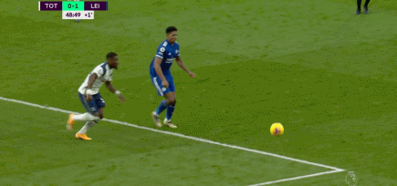 九游娱乐-包含热刺后防失误频现,争议声音不绝于耳的词条