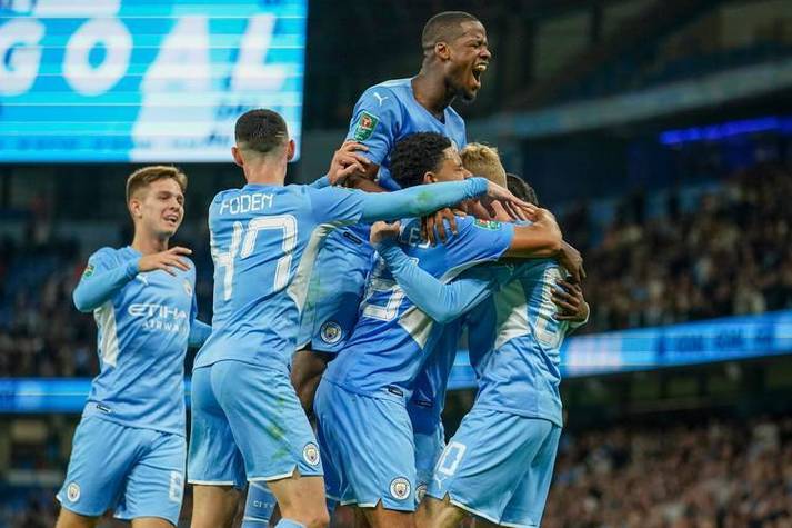 首轮较量激烈,球队实力对决 首轮较量激烈,球队实力对决