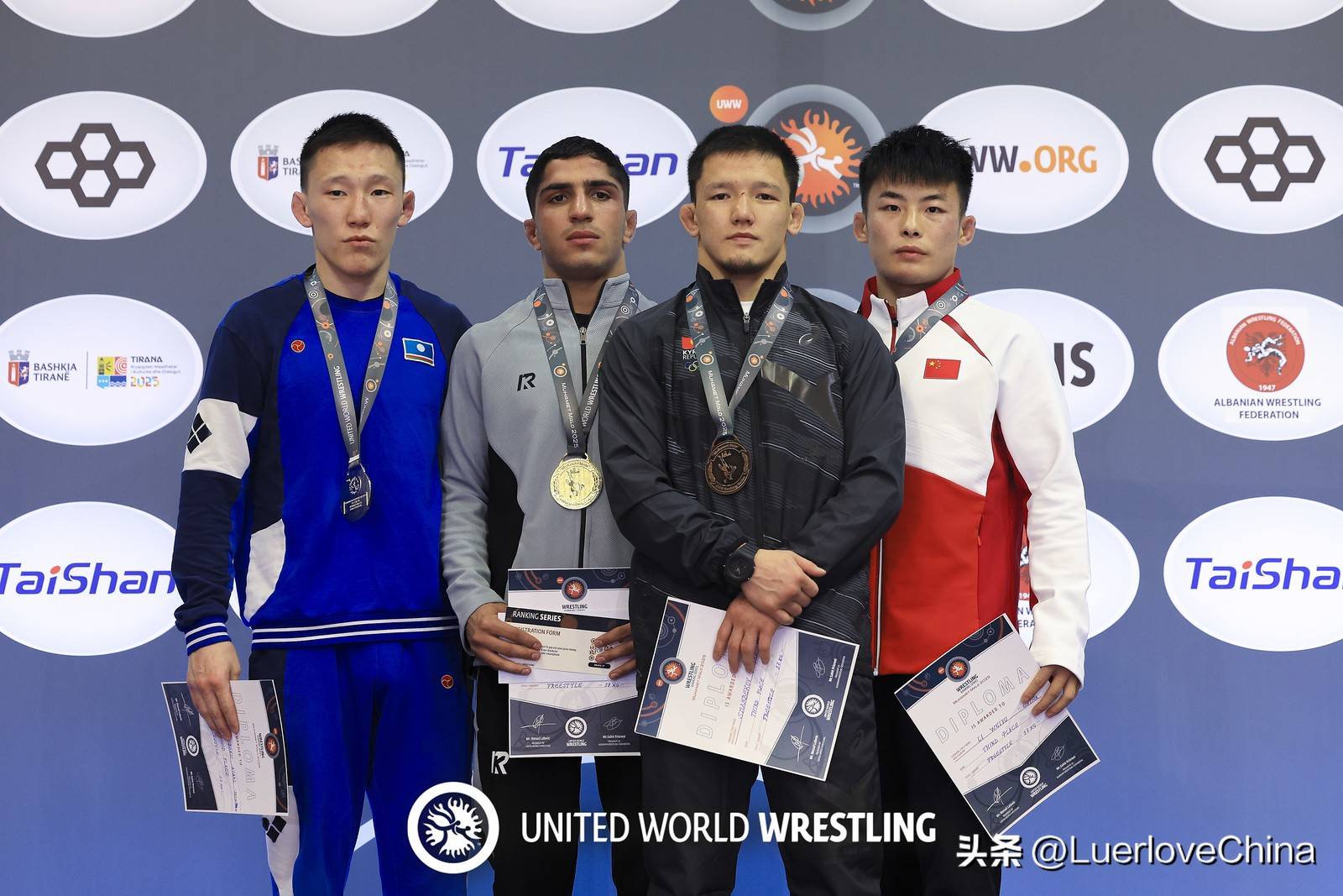 九游娱乐官方-关于阿尔巴尼亚队小组赛告捷,晋级下一轮的信息