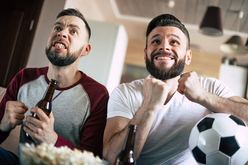 精彩绝伦的比赛，让球迷为之疯狂欢呼