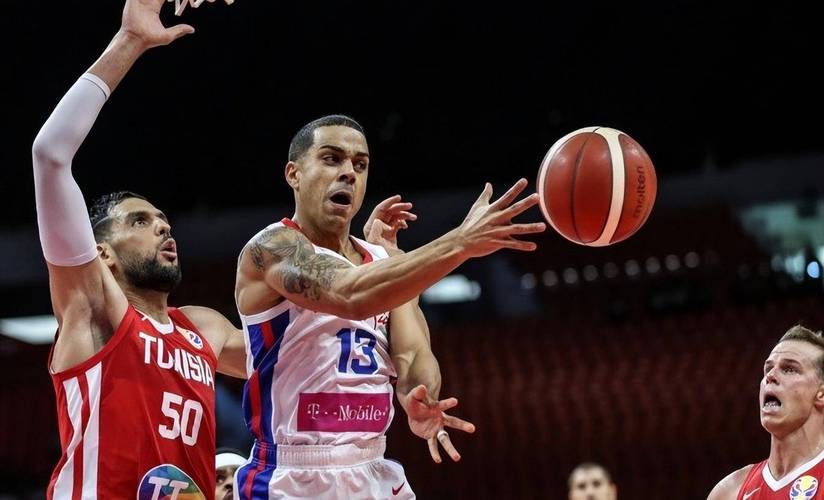 九游app下载-战术对决！两队在全力以赴的比赛中展现实力