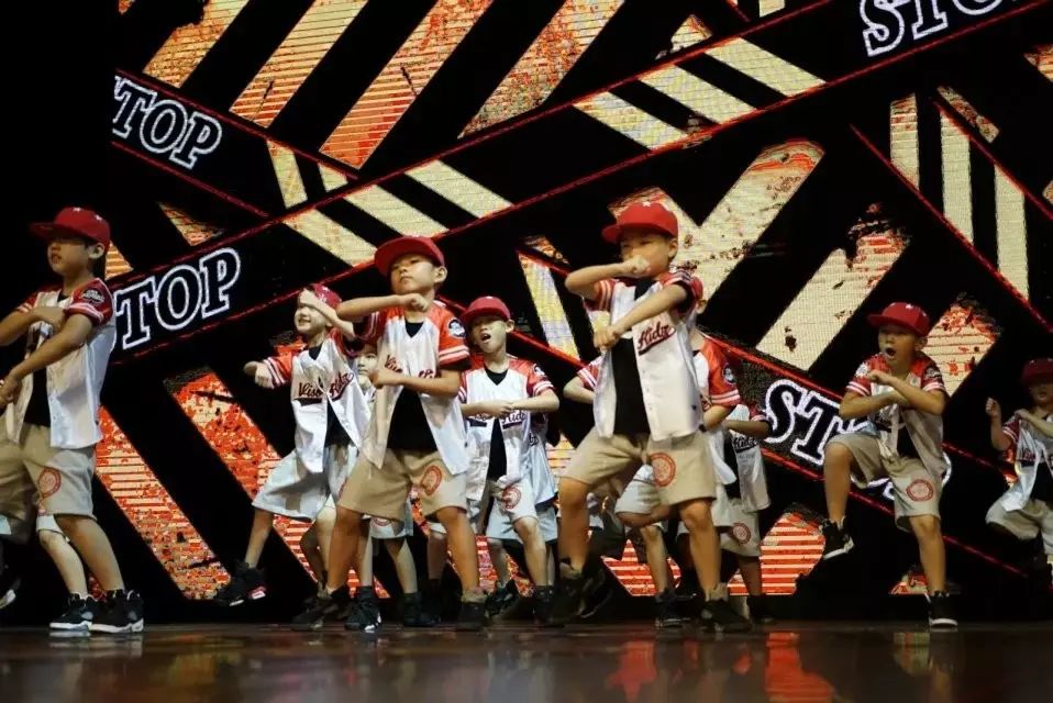 冠军宝座唾手可得，谁将笑到最后