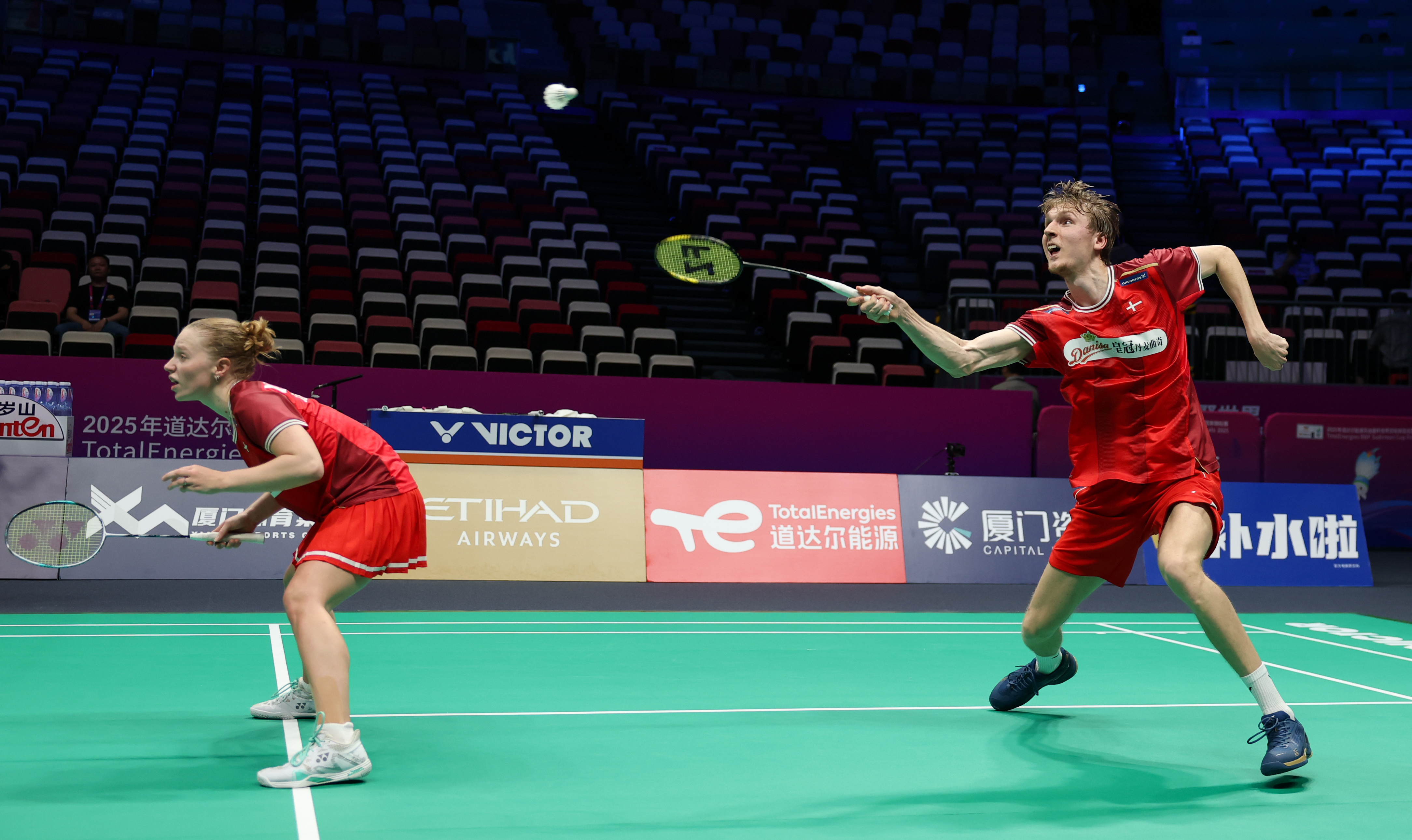 九游体育直播-英格兰队逆转战胜丹麦，晋级强赛