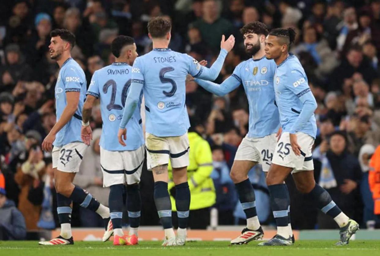 包含曼城轰出大胜，轻松晋级欧冠八强的词条