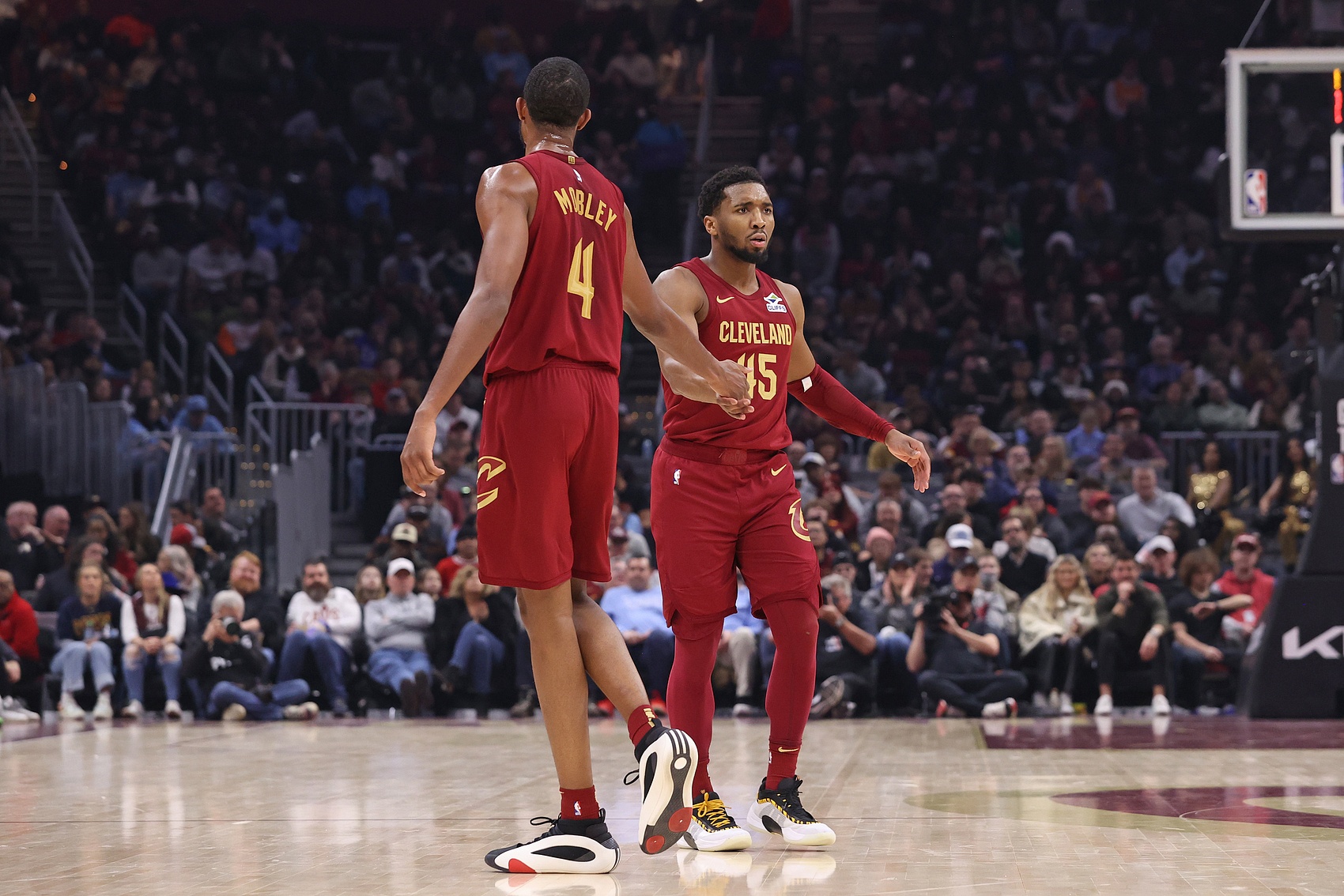 九游娱乐首页-快船擒下开拓者，哈雷尔终结比赛