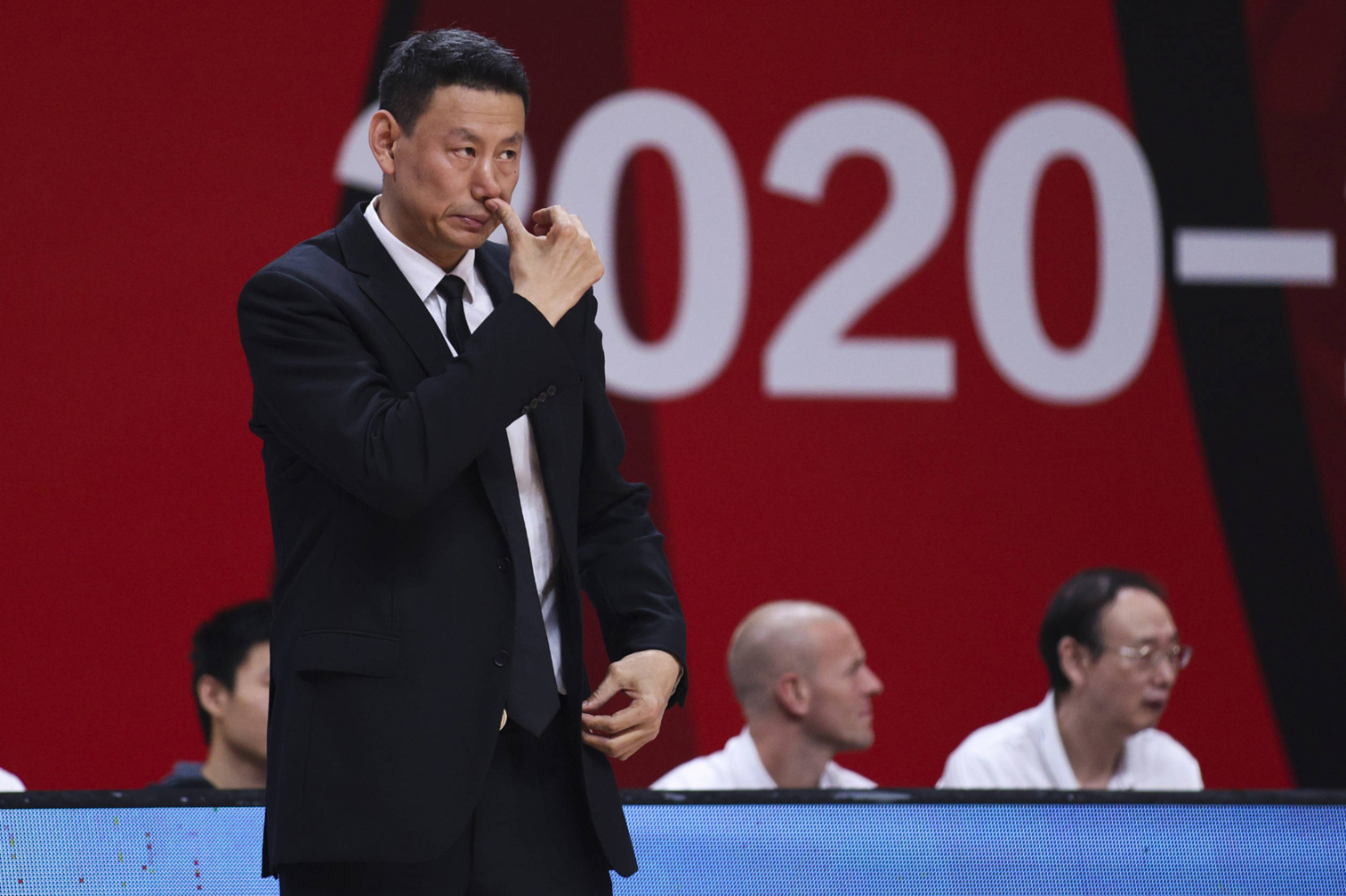 九游游戏-关键时刻外援发威，帮助球队保持领先