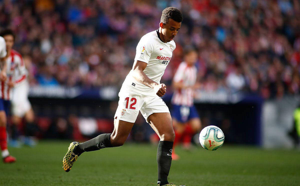 塞维利亚在主场遭遇门兴格拉德巴赫的围剿的简单介绍