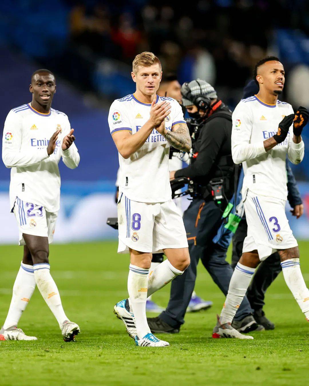 九游体育直播-塞维利亚逆转胜利，升至榜首