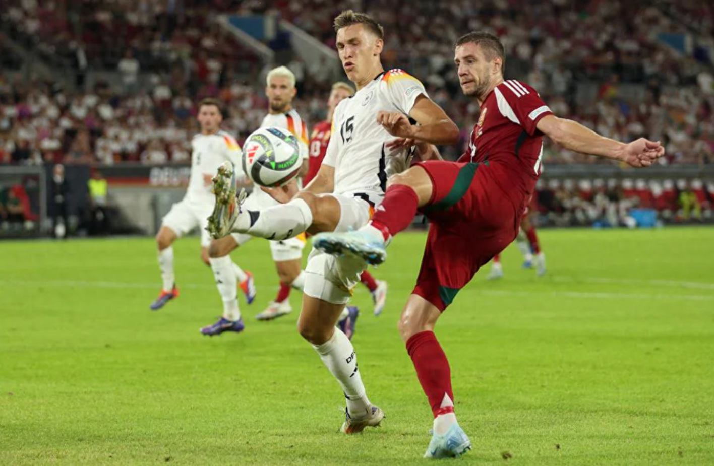 九游体育官方入口-英格兰惨败德国，法国大胜挺进淘汰赛