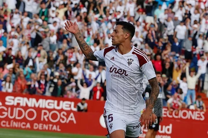 格拉纳达客场不敌埃瓦尔，遭遇失利