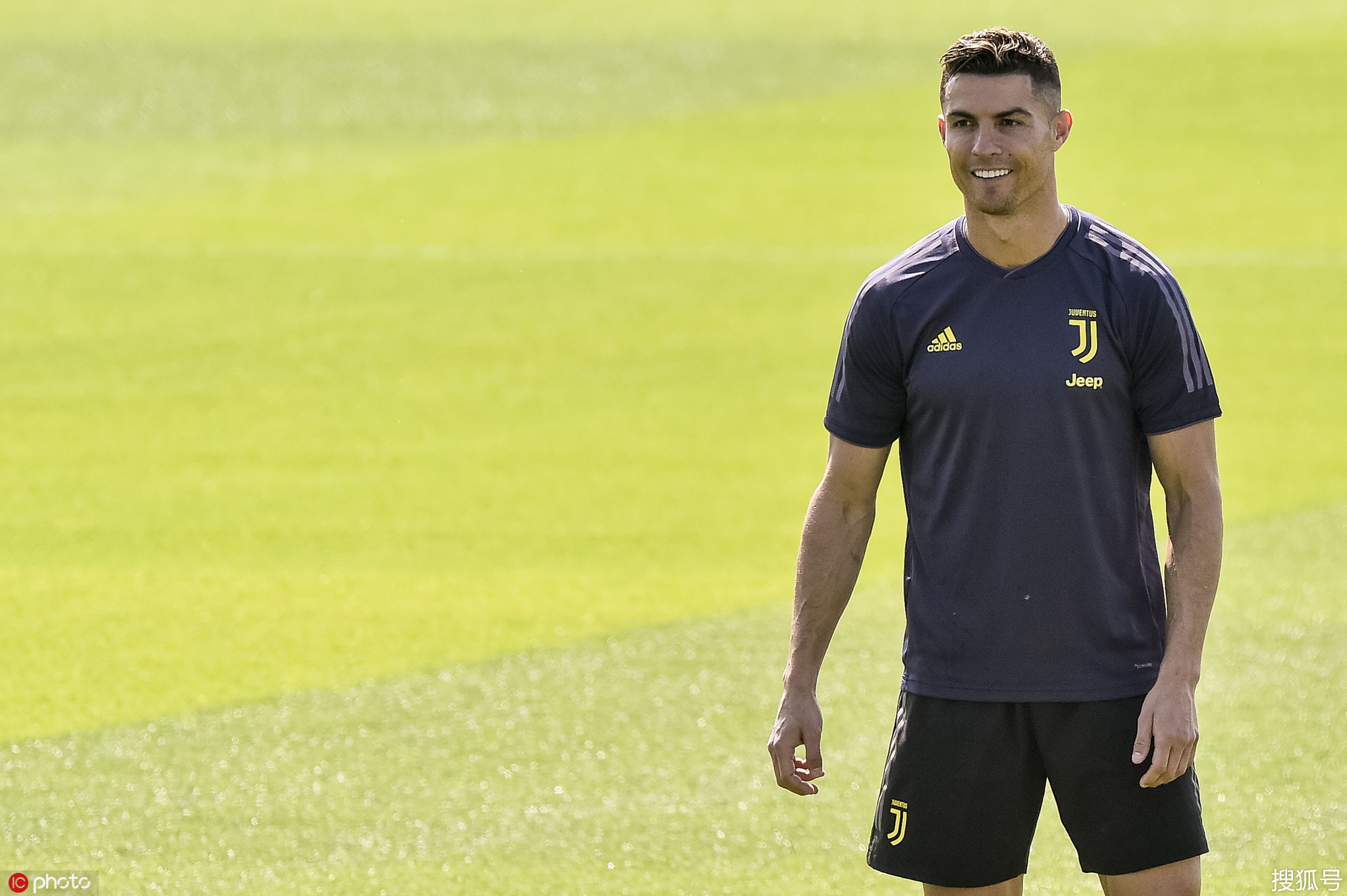 九游APP-克里斯汀宝儿成功完成手术备战复出