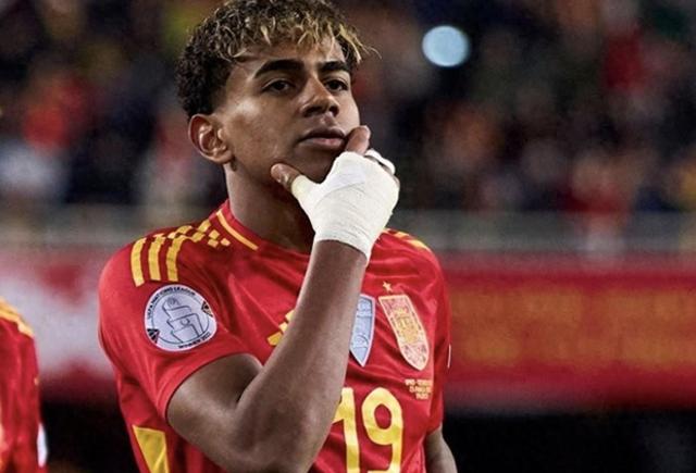 荷兰选手夺冠，赢得观众掌声