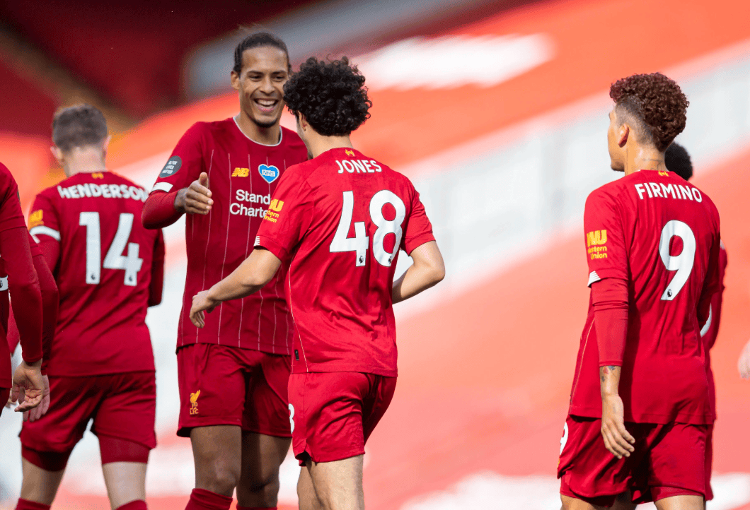 利物浦不断前行，欧冠赛场角逐风云激烈