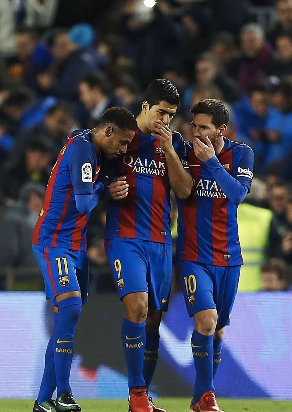 九游体育平台-足球赛场上的精彩瞬间令人热泪盈眶！