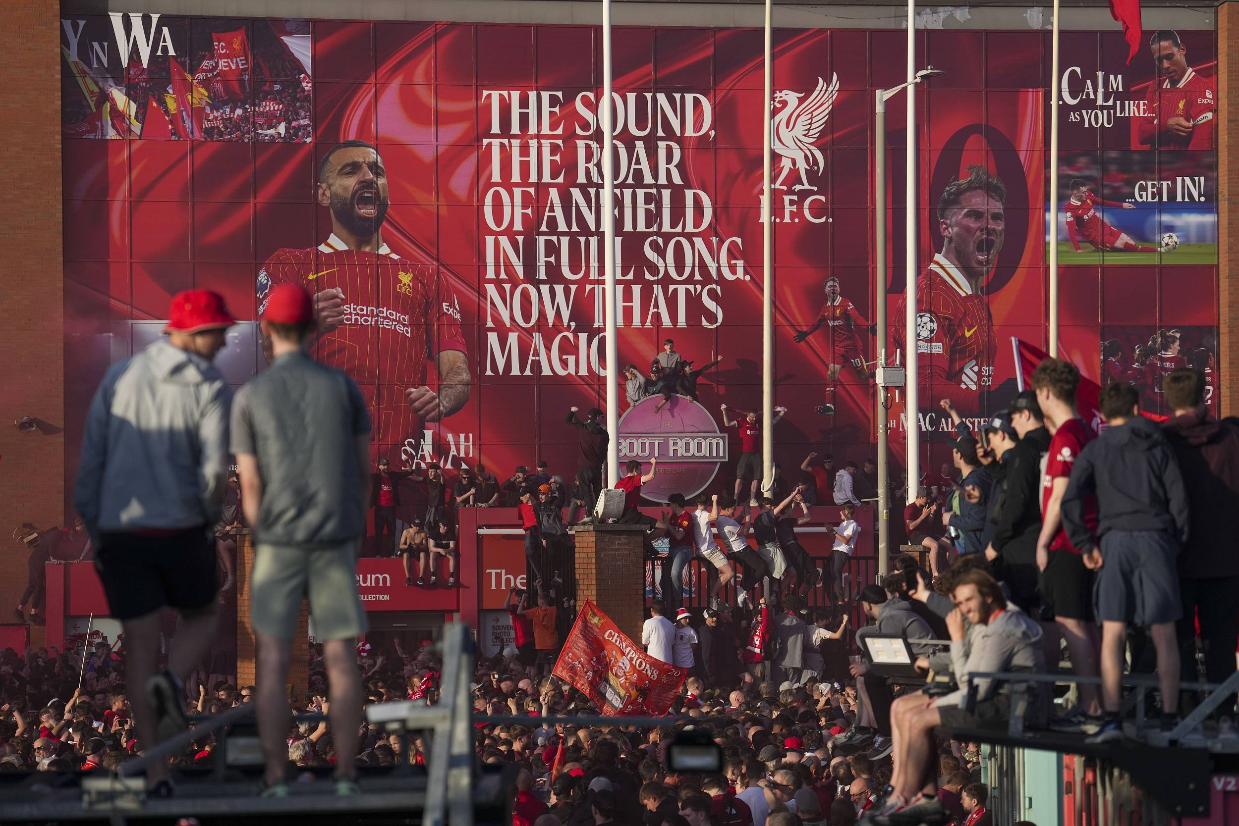 9you娱乐-利物浦客场大胜曼联,榜首位置牢固,冠军希望稳步增加