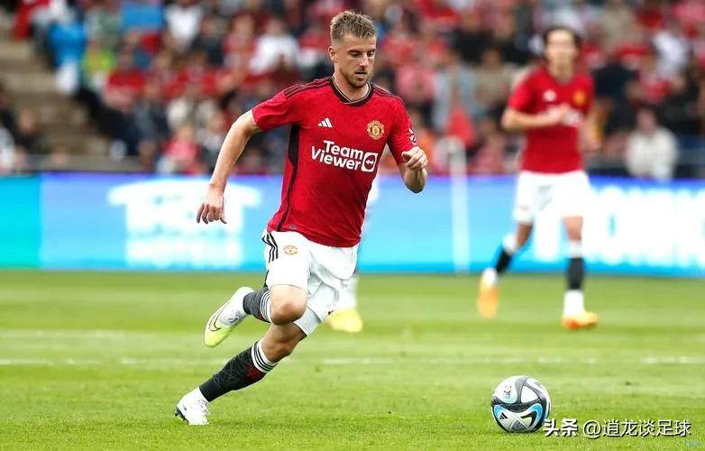 九游娱乐网站-曼联豪取五连胜,英超争冠形势加剧