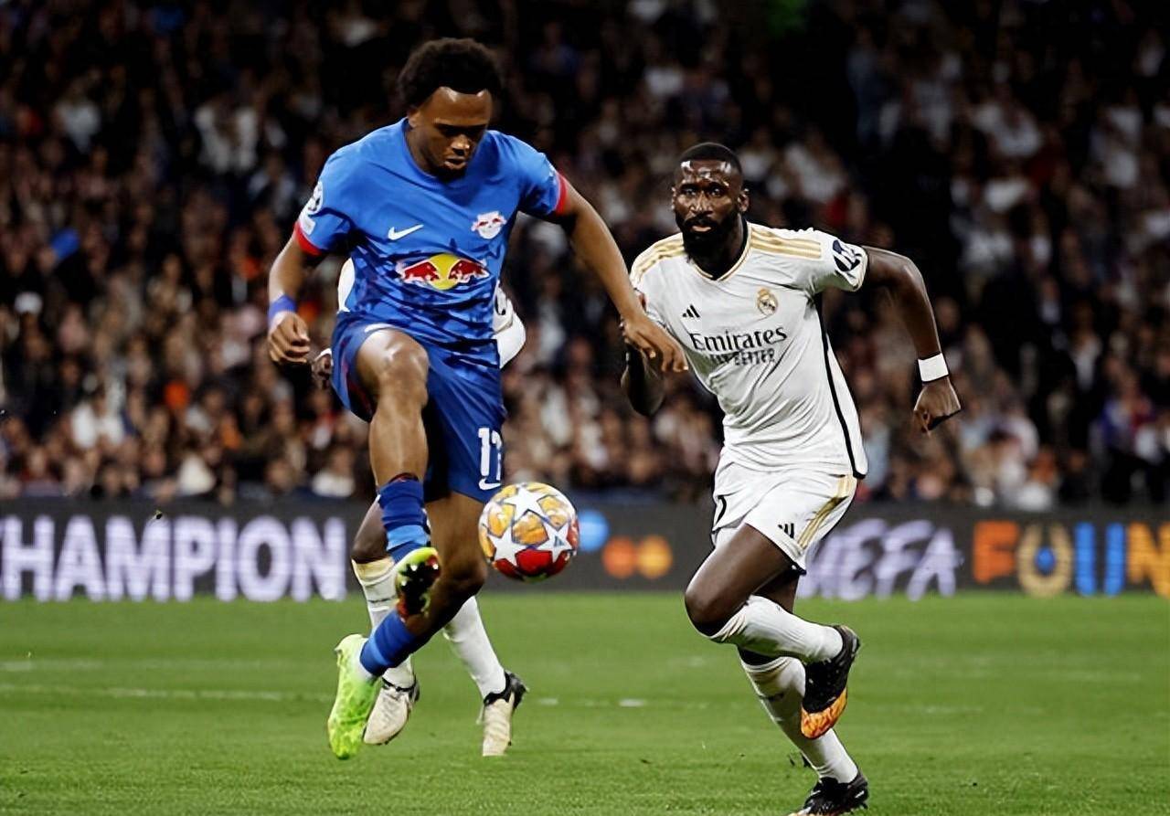 沃尔夫斯堡队攻击手压制对手，赢得宝贵胜利