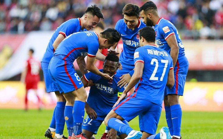 包含广州富力客场击败重庆斯威，喜获三分的词条