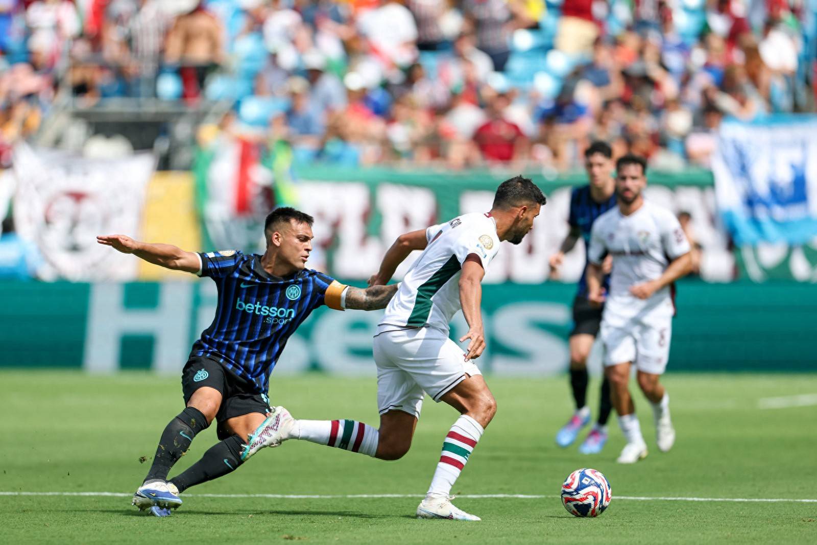 阿根廷巨星狂轰四球,马德里德比战豪夺三分的简单介绍 阿根廷巨星狂轰四球,马德里德比战豪夺三分的简单介绍