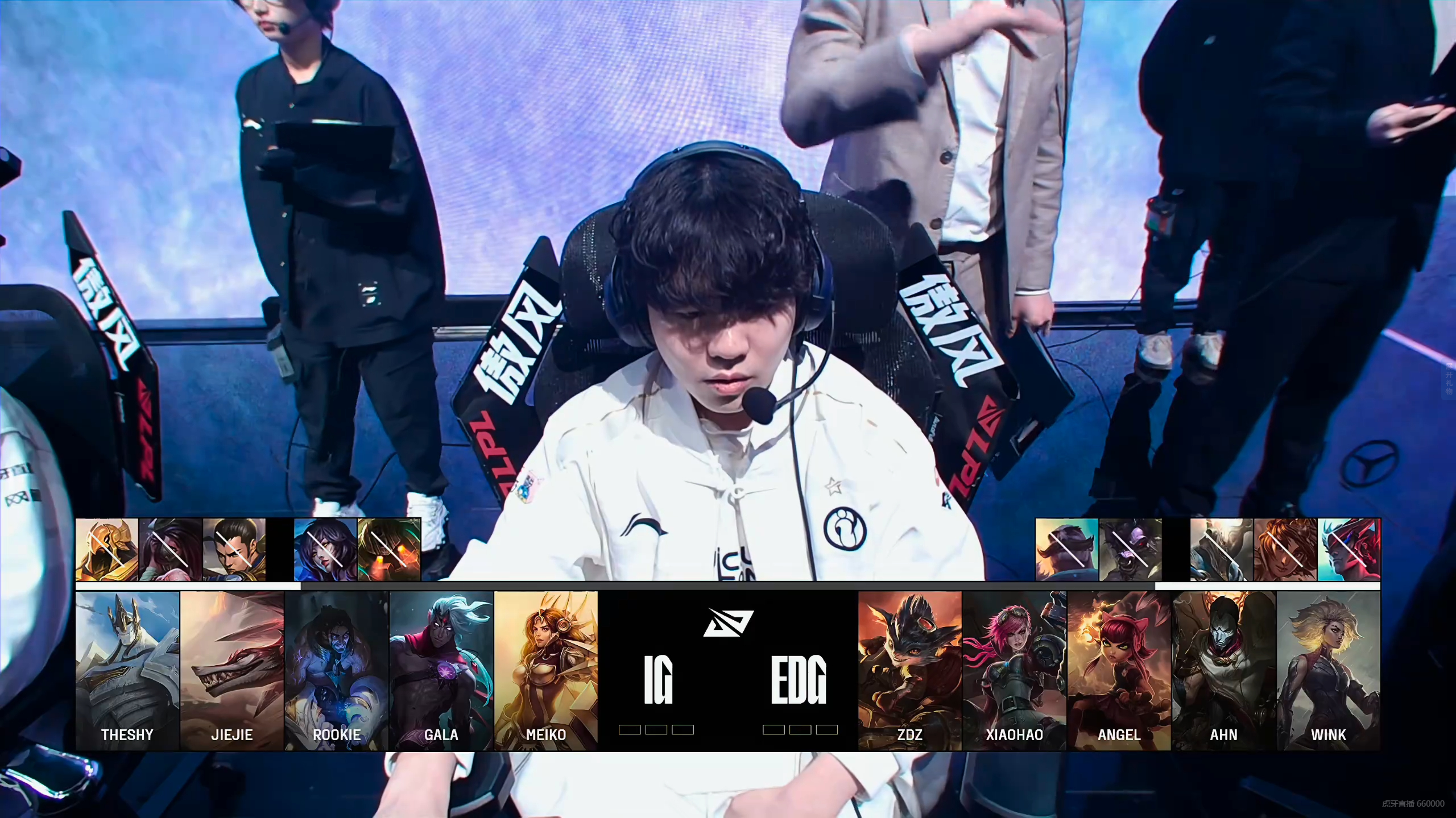 包含TL绝杀CLG,Deft完成史诗逆转宿命之战小组赛,留下经典瞬间的词条 包含TL绝杀CLG,Deft完成史诗逆转宿命之战小组赛,留下经典瞬间的词条