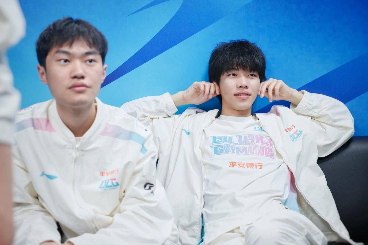 CLG血洗HLE，Elk团战一打五强强对话成都决赛之夜，成为赛场最大亮点的简单介绍