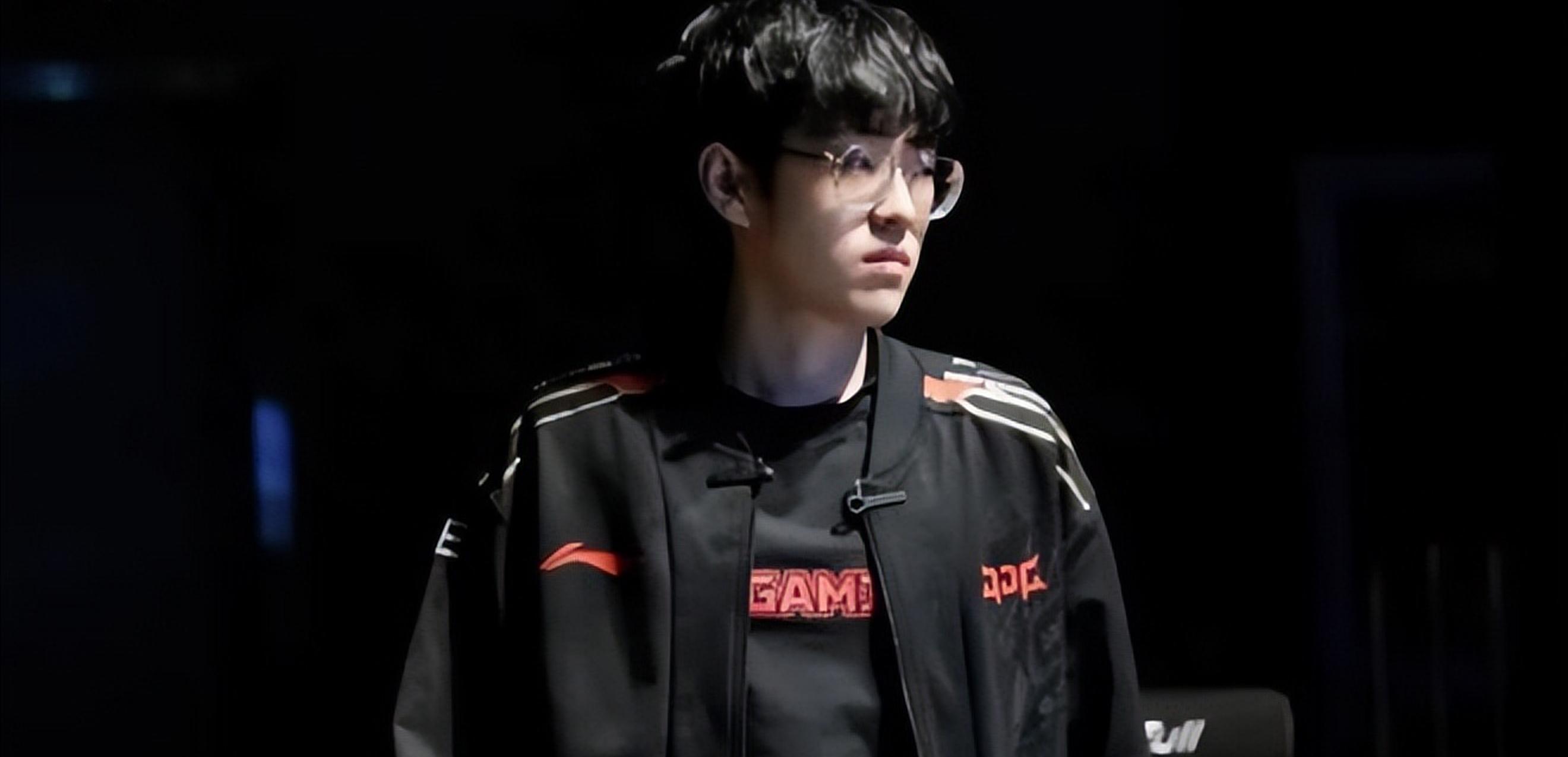 九游娱乐网页-FPX翻盘TL，Scout拿下关键大龙顶尖较量全球总决赛，让粉丝疯狂欢呼