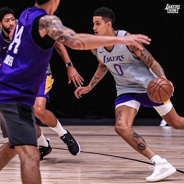 九游娱乐网站-澳大利亚遭遇智利逆转，小组出线形势蒙阴影