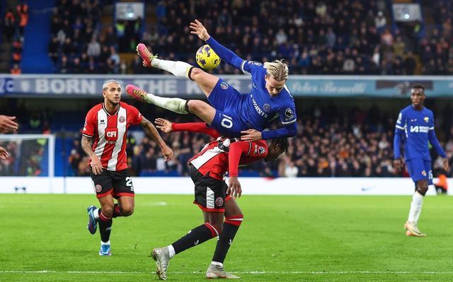 九游娱乐app下载-谢菲联客场不敌纽卡斯尔，陷入连败泥沼，保级形势不容乐观