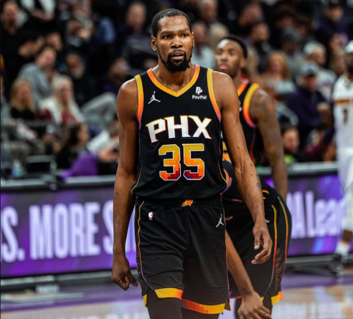 九游娱乐官方网站-勇士横扫奇才，杜兰特33分