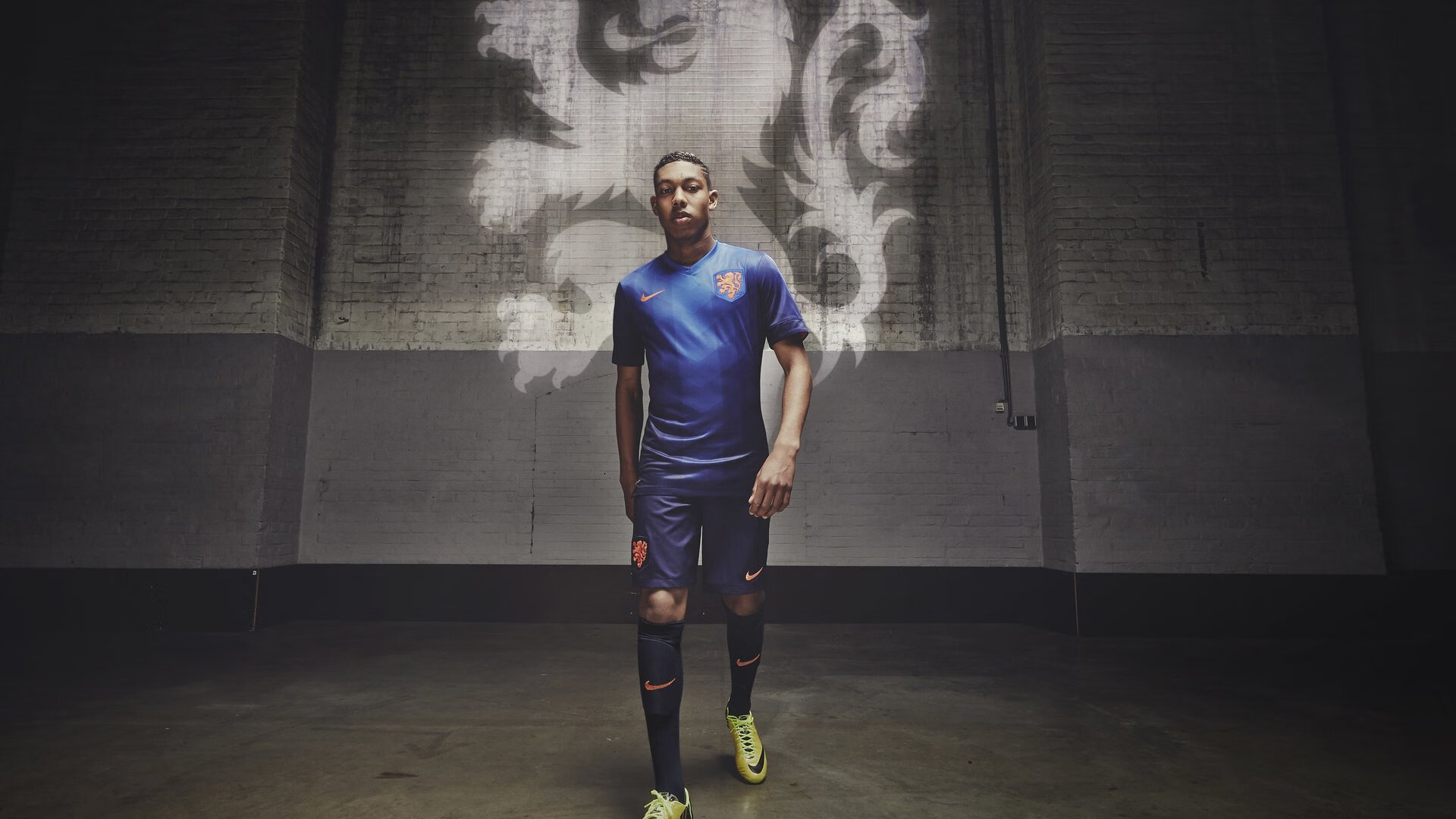 体系与天赋的对决，当马刺铁笼困住太阳时，克莱已在2026年接管世界